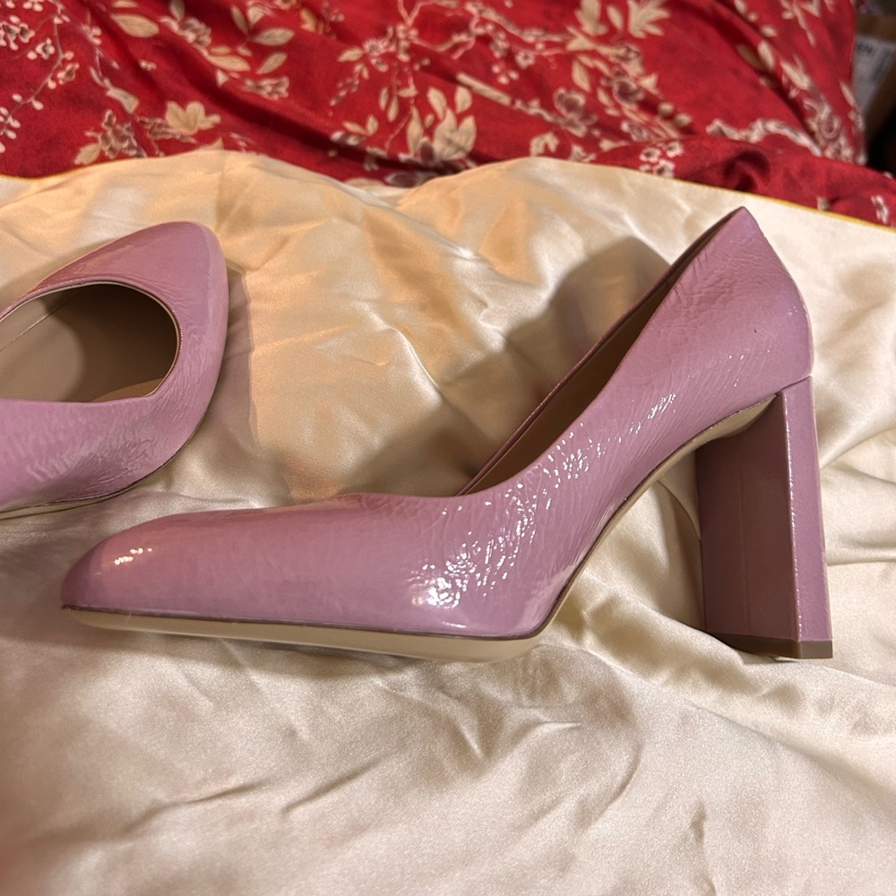 Stunning mauve pumps from M. Gémi in Italy.  Size 39.  8/2.  Never worn.  Fab!